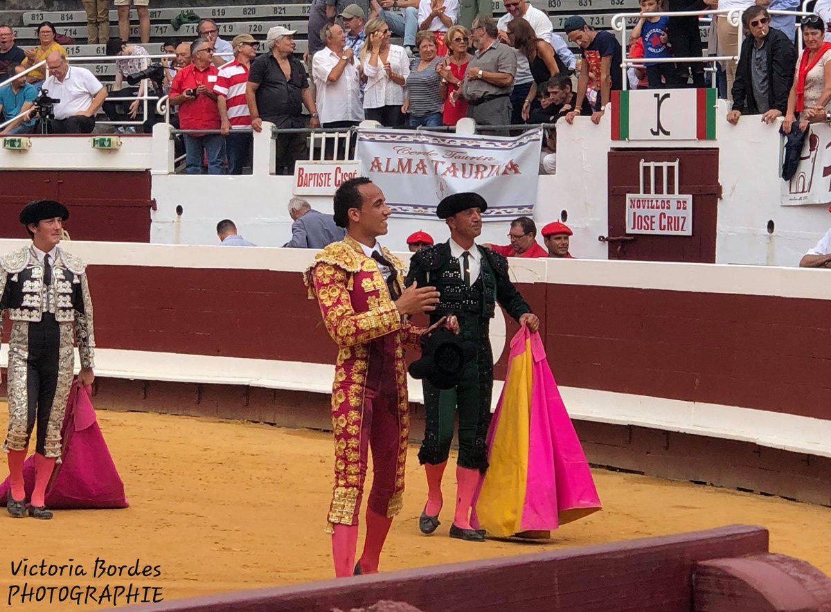 Dax (Landes) FRA matinal novillos de <a href="/G_JoseCruz/">Ganadería José Cruz</a> para <a href="/BaptisteCisse/">Baptiste cissé</a> oreja/oreja Dorian Canton ovación/ovación y @InfoJuanMolas ovación/oreja 📷<a href="/MundilloTaurino/">Mundillo Taurino</a> <a href="/portaltaurino/">Portal Taurino</a>