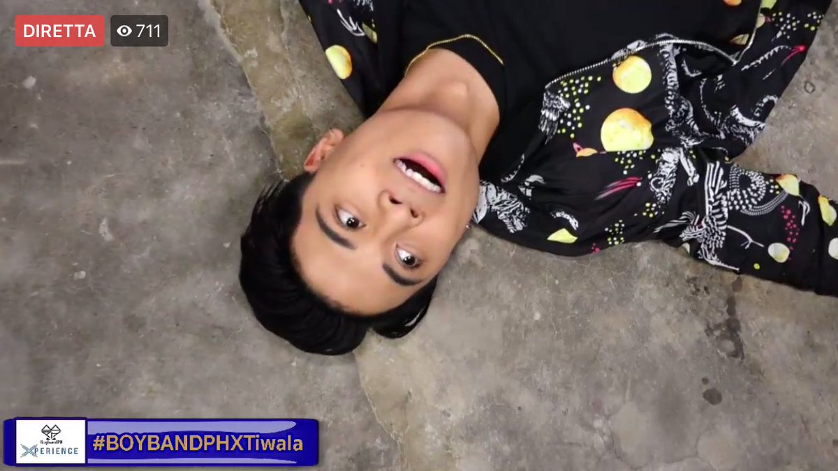 WLRUSSELLITALY's tweet photo. OMG RUSSELL! That perfect jawline!! 😭😍
#BOYBANDPHXTiwala @boyband_russell https://t.co/JVrtn7Wi8k