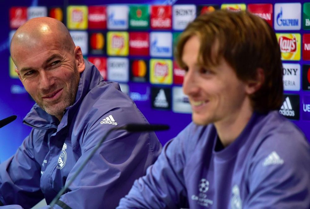 Zidane & Modric.. do you remember this magic moment?

 