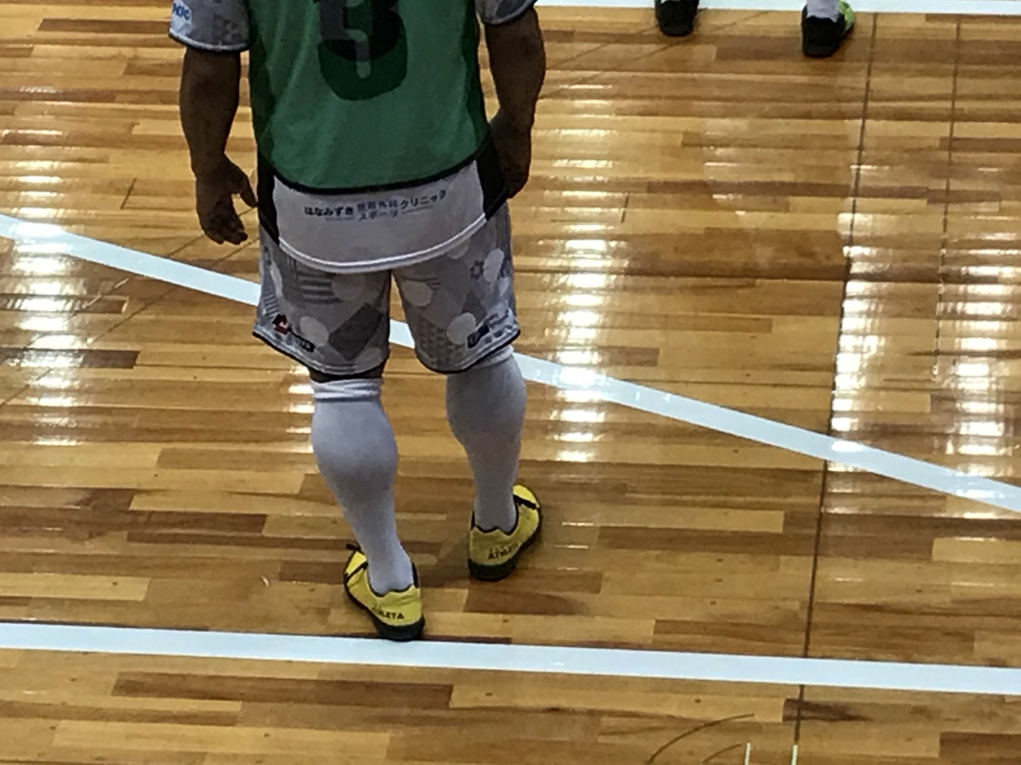 ミツボシヒカル Mitsu ロベルト カルロス 45歳のふくらはぎ ミツボシヒカル 44歳のふくらはぎ 笑 悪魔の左足 T Co Vs3xiijhsx Twitter