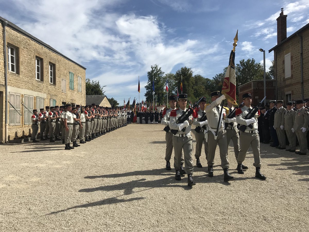 troupesdemarine's tweet photo. Cérémonie militaire devant la maison de la dernière cartouche à #Bazeilles en présence des bigors du #11rama https://t.co/ioQNOFWEoN