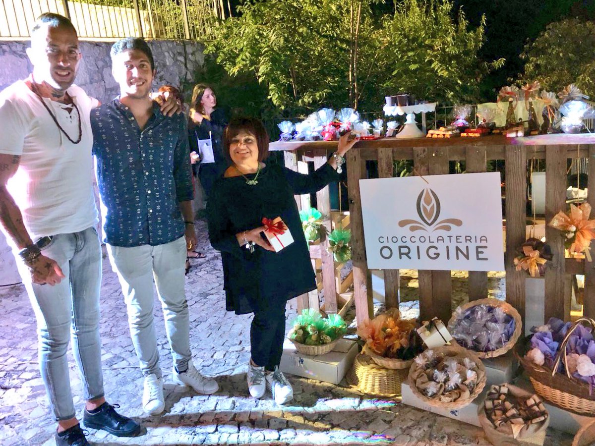 stefaniapezzopa's tweet photo. A #Roccacasale #ilborgodellefate migliaia di persone condividono la bellezza del castello e delle stradine antiche #bravosindaco #innovazione #tradizione #piccoliborghi https://t.co/5NrJo4mzYe