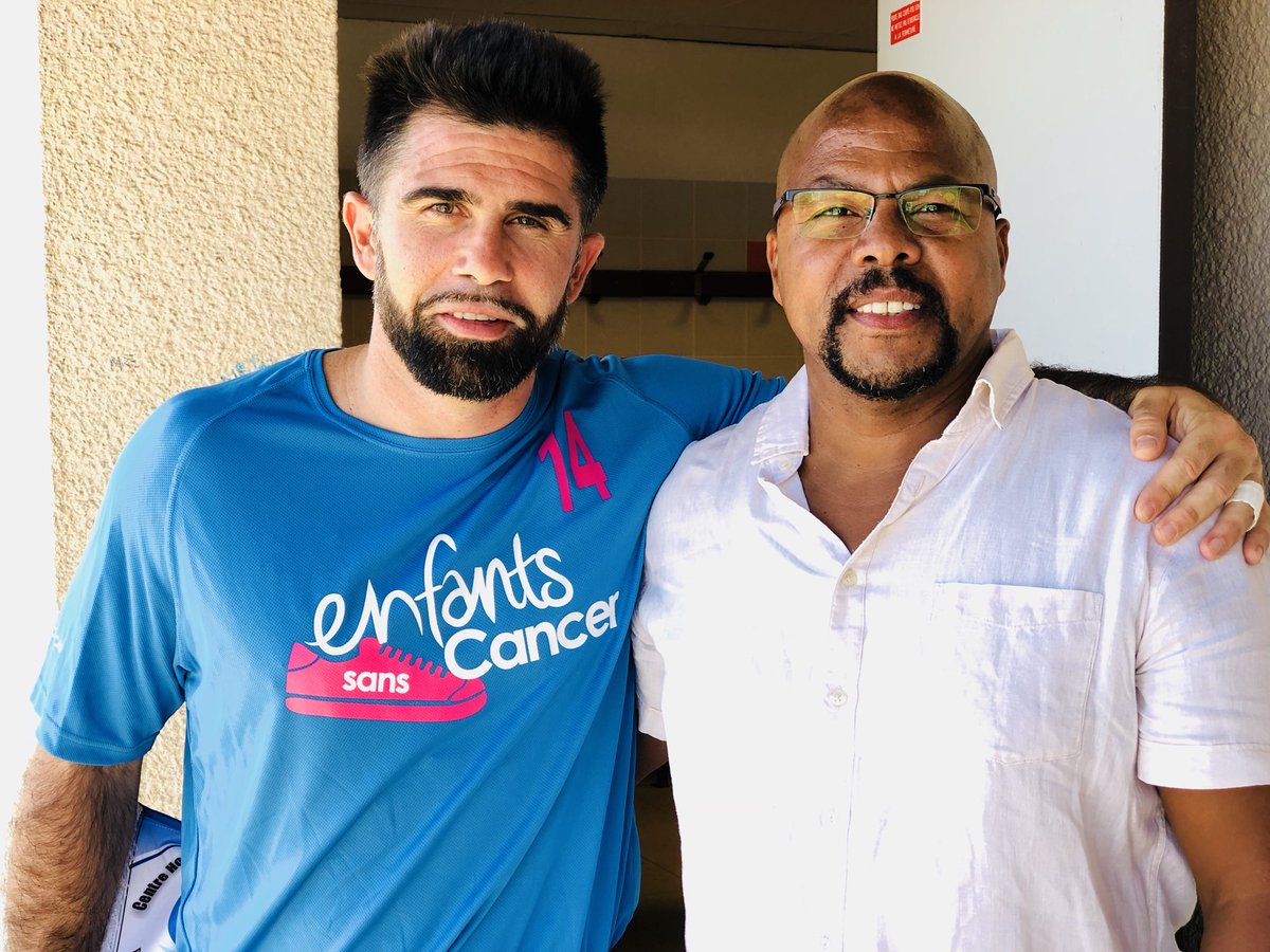 KARLOLIVE's tweet photo. Merci aux joueurs du Centre Hospitalier Intercommunal @villepoissy @StGermainLaye venus aujourd’hui affronter le @VarietesCF de @JacquesVendroux, un match au profit de l’association @ImagineforMargo ! https://t.co/RePfWlEI7E