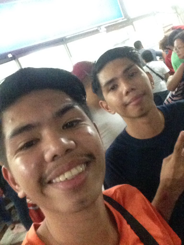 JohnLemoooon's tweet photo. Salamat bois. #DWTL #Fam #ShittyHashtags https://t.co/nptu9dgrum