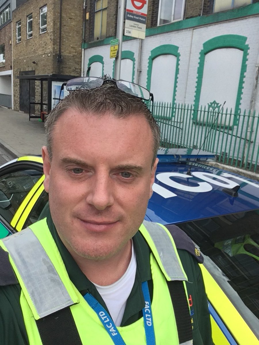 simonnash1980's tweet photo. Standby Point (next to #RidleyRoad #Hackney) with team @FACLTD (@FARLDN) covering today’s #HackneyOneCarnival ⛑ #Nurse #NurseCommunity #FirstAid #FirstAidCover #FirstAidResponse (@LDNParamedic) 👍🏻 https://t.co/I9oNohFDIM