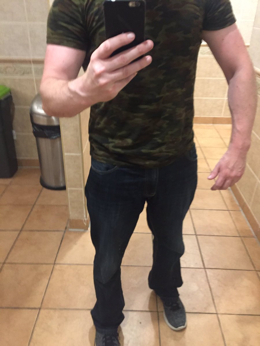 itsDarrenHunter's tweet photo. Midsection workout day 💪
#itsdarrenhunter #gym #workout #health #martialartist https://t.co/xAMfoItYS6