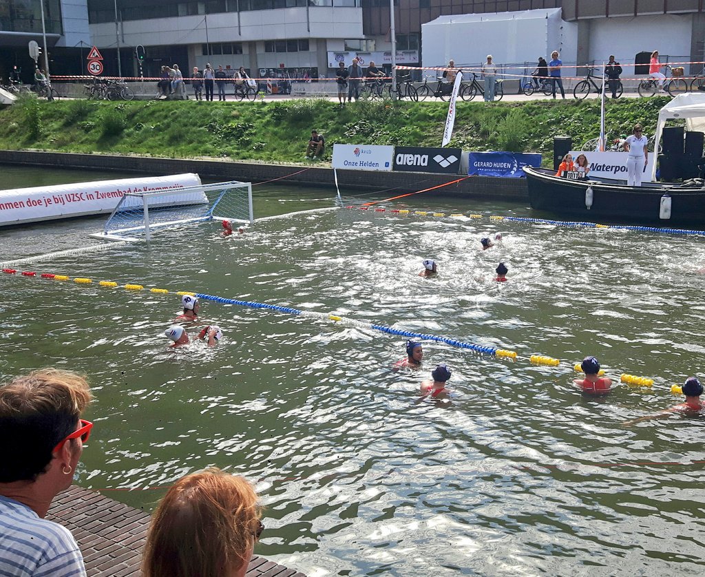 Sport_Utrecht's tweet photo. Beachwaterpolo in hartje Utrecht, mooi evenement! #UZSC #KNZB #UTC https://t.co/QV8uZiazwM