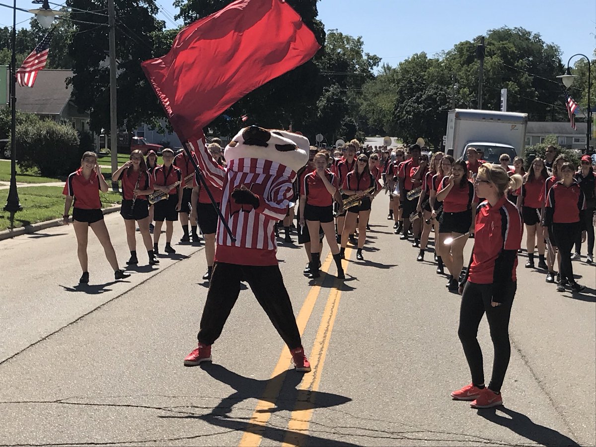 SPMusicDept's tweet photo. Getting going at Wild West Days in Mazo!  Thanks for helping out the colorguard @UWBuckyBadger! #OnWis #thelighthouse #spmb2018 https://t.co/hucogRCzAr