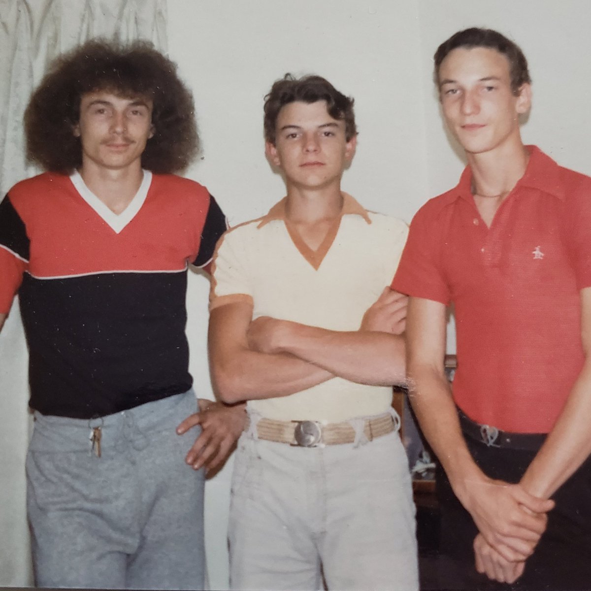 WhoLawson's tweet photo. David Lawson standing with his younger brothers #whokilleddavidlawson #unsolvedmurder #coldcasekansas https://t.co/8doc9rjTnx