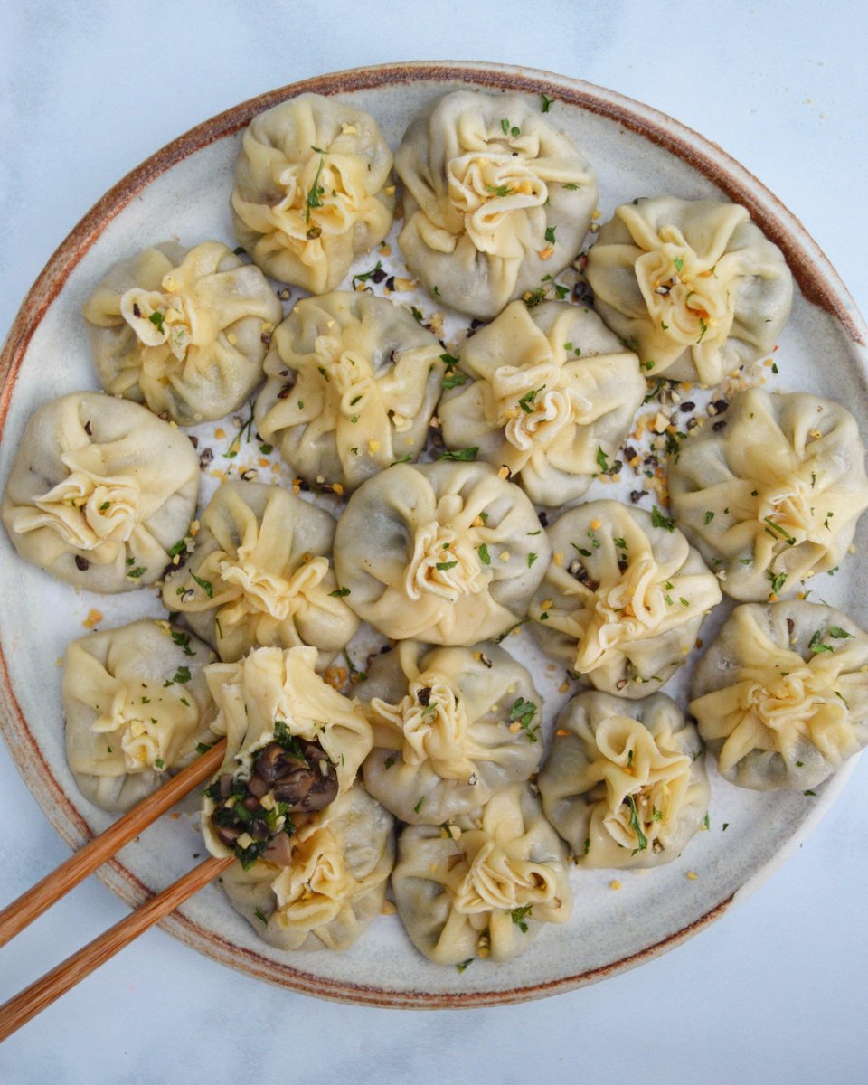 vegancook101's tweet photo. Vegan Gyozas https://t.co/YnpIgTRucg https://t.co/hlYSVbnAHF