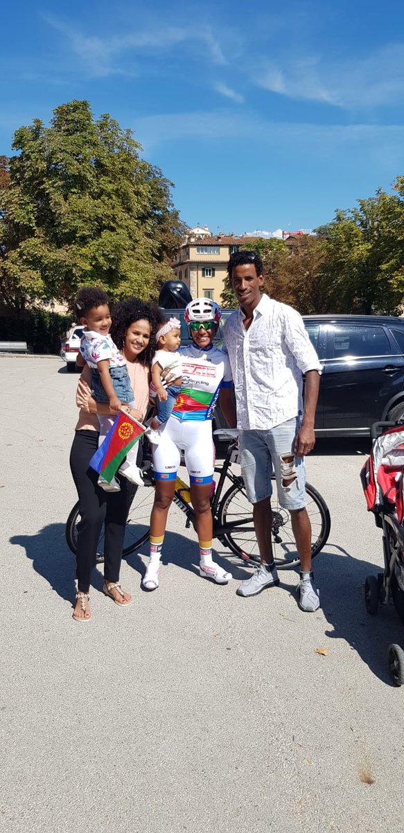 Glad to see my sister #MosanaDebesay in my place #Lucca Italy with <a href="/TeamServetto/">Team Servetto - Piumate - Beltrami TSA</a> at <a href="/GiroToscana/">Giro della Toscana</a>