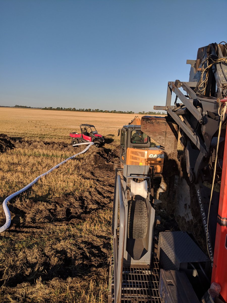 LoewenKeith's tweet photo. The air and the beauty of fall are great.
#tile18 #watermanagement #kstiling https://t.co/UkLwfys3SJ