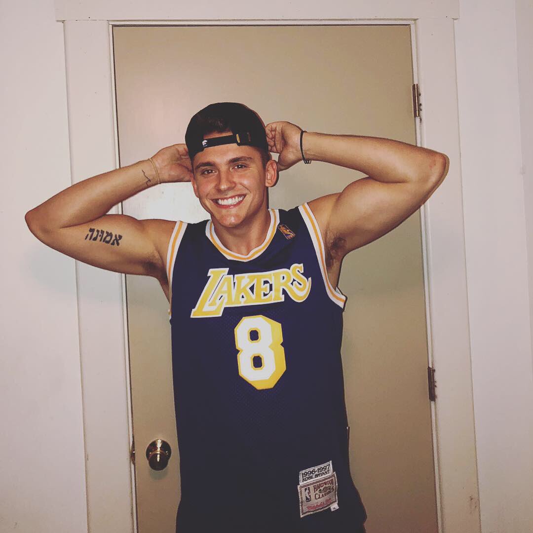 ColeyVance's tweet image. shoot your shot