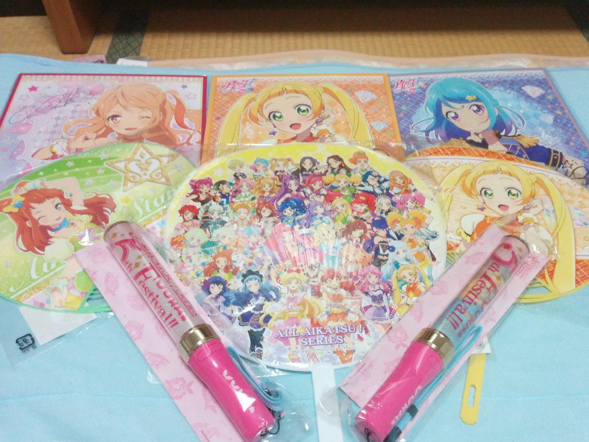 アイカツ 5thフェス 限定 ホログラム 缶バッジ 星宮いちご K-BOOKS
