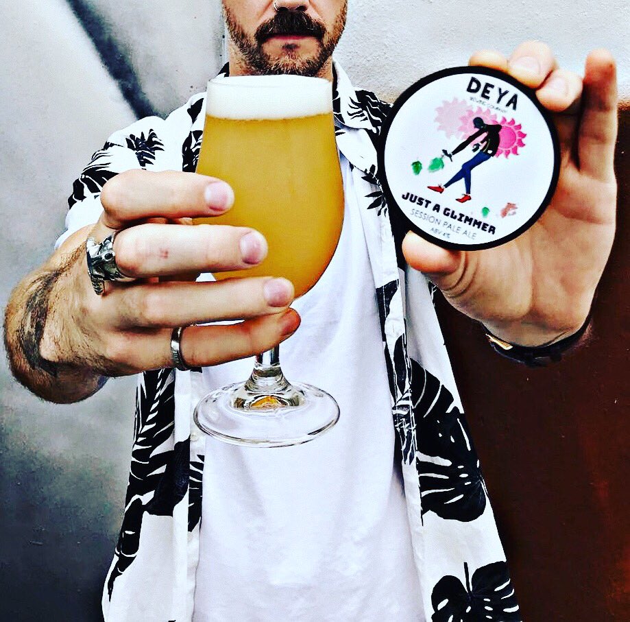 bravesirrobinn4's tweet photo. You can see Just a Glimmer of how much our general manager Matt aka @beerswallower wants to drink this tasty session pale from @deyabrewery #independentbreweries #craftbeernotcrapbeer #sessionbeers #paleale #N4 https://t.co/jN9HbwXaMB