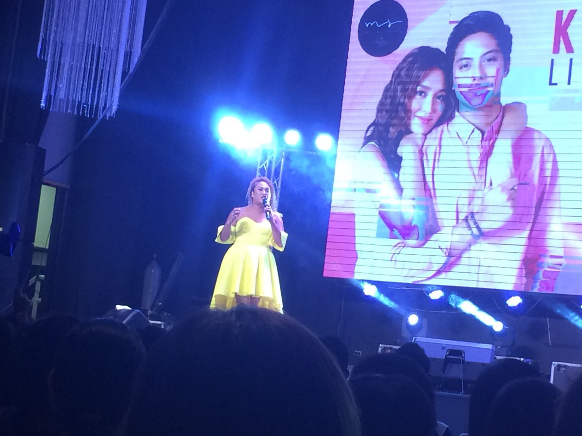 KNPPU_Bicol's tweet photo. Hi negi! 🤘😂 

#KathNielLiveInLegazpi https://t.co/xpKCBumMSe