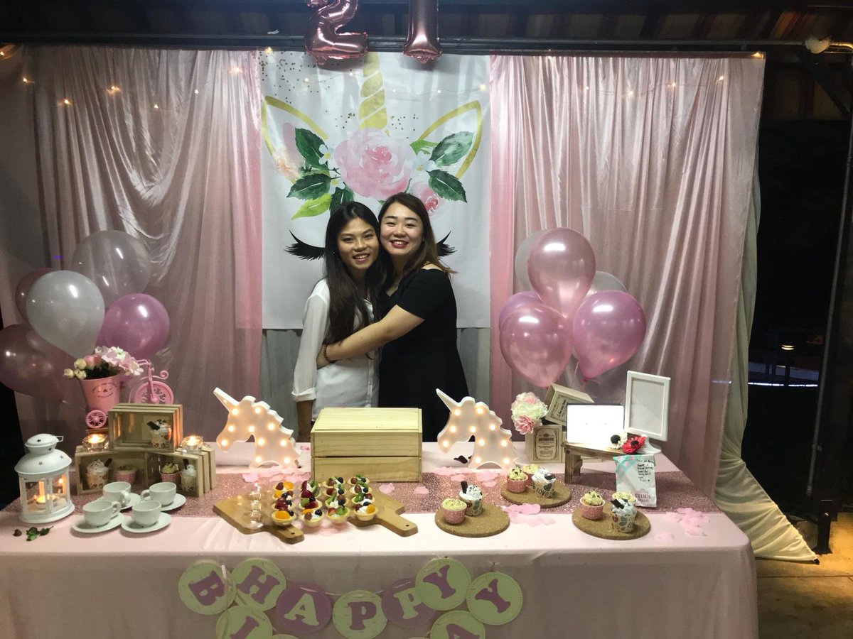 JaydeTeo21's tweet photo. My most dearest who made my 21st birthday possible and so grand 😘 Thank you so much so much for so many sleepless nights preparation 😘😘 kamsahanmida 🙆🏼♀️ #bffforlife #9yearsoffriendship https://t.co/mhVsAukOKc