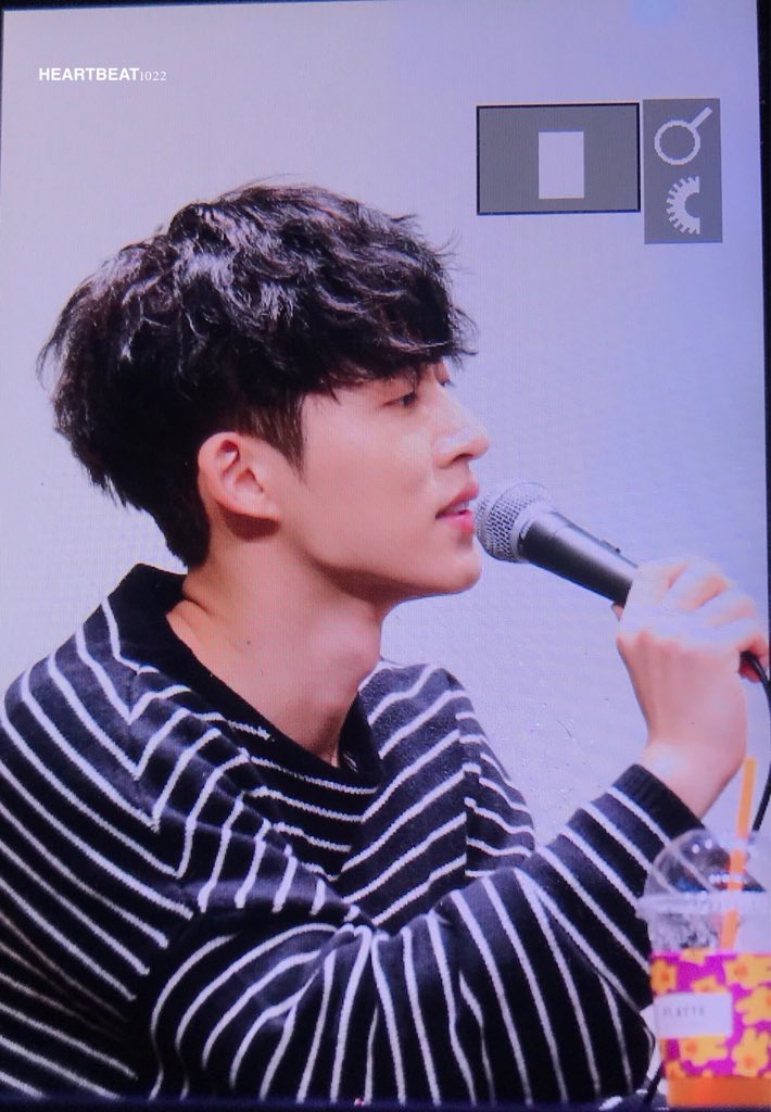 HEARTBEAT1022's tweet photo. 180909 

김맘빈 짱이지~

#아이콘 #비아이 #김한빈 #BI #iKON https://t.co/GGJdZV67Lk