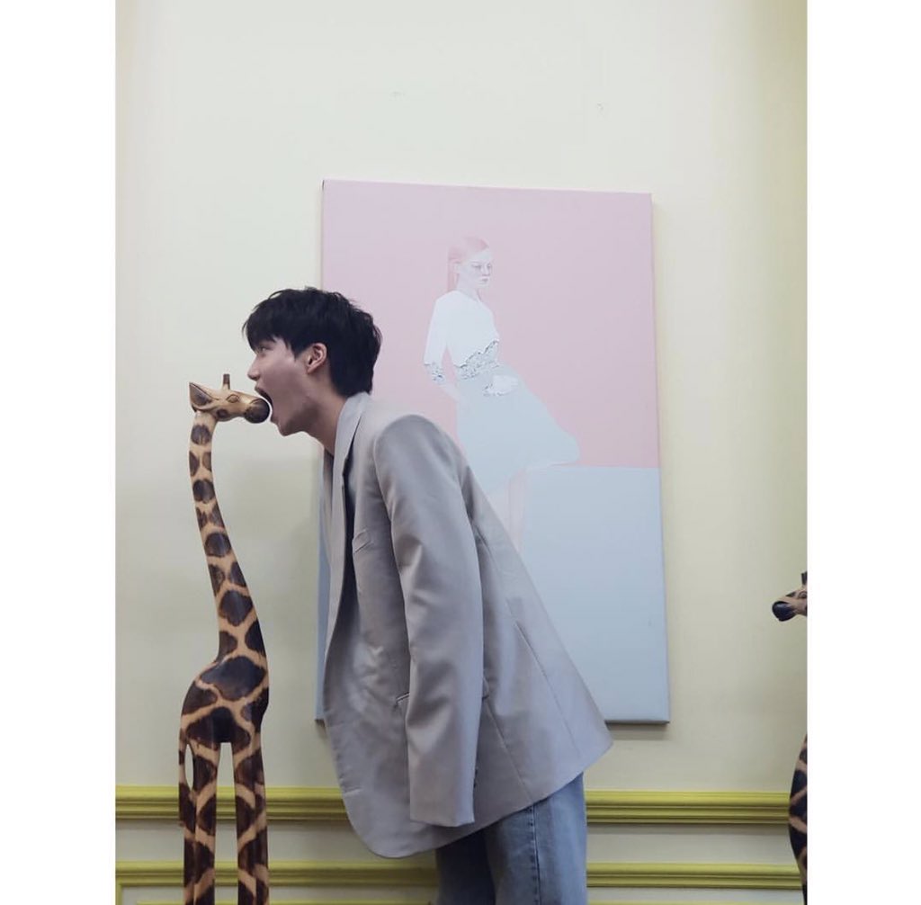 jonginbbb's tweet image. ชอบนะคะ ผู้ชายแบบนี้ หล่อ เท่ ขี้เล่น รักเด็ก แต่งตัวเก่ง อ้าว สรุปคือ ชอบจงอินนั่นแหละ