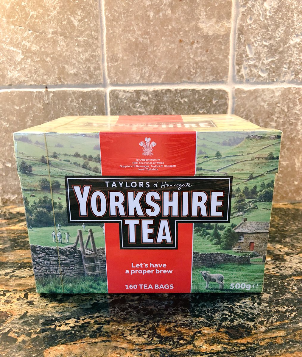 jenn_emanuel's tweet photo. When your sister comes to the USA to visit and brings you ALMOST enough to make it to Christmas🙌🏻🙌🏻🙌🏻 @YorkshireTea https://t.co/1PsVu7BQgF