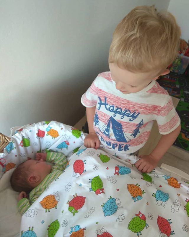 sarka_kl's tweet photo. Už jsou kluci dva ❤ #nephews https://t.co/QPuCWruPze https://t.co/NmKclpRce6