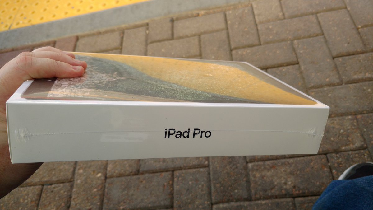 davidpowersking's tweet image. It&apos;s time to take my writing to the next level. #amwriting #goodbyeWindows.