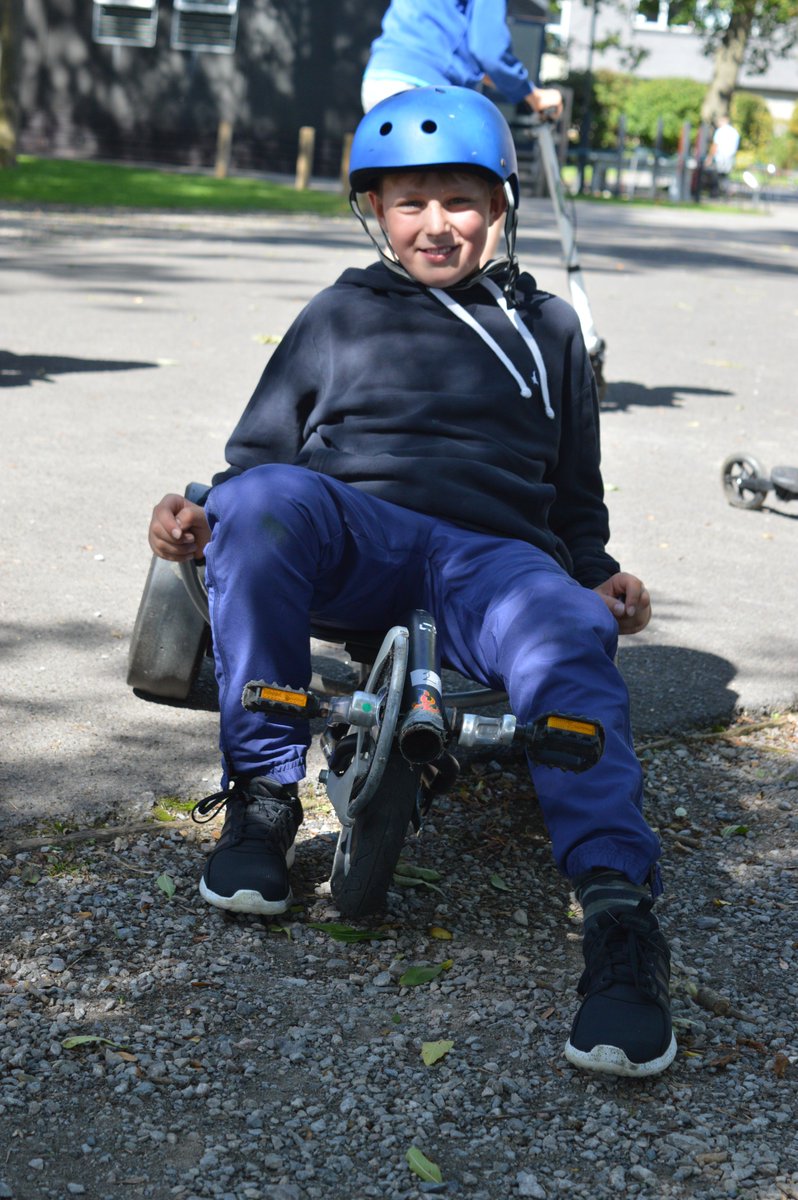 BerewallHouse's tweet photo. Go Karts, bicycles, scooters and inflatable laser tag! More options on our multi-activity extravaganza #boardingschool #SundayFunday #tokengirl https://t.co/LFm3DuyGz5