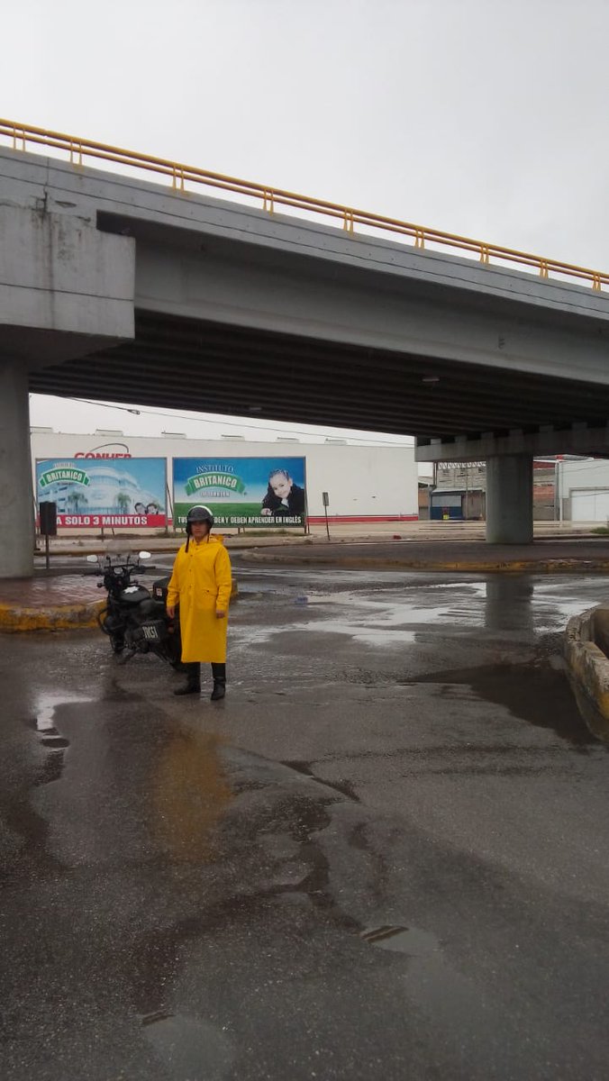 #AVISO
🚫🚔⚠️
Cierre de circulación de  Periférico RLS hacia Av. Juárez. Apoyo vial en sitio.

#VialidadTorreon
<a href="/MunicipioTRC/">Municipio de Torreón</a> 
@PCyBomberosTRC