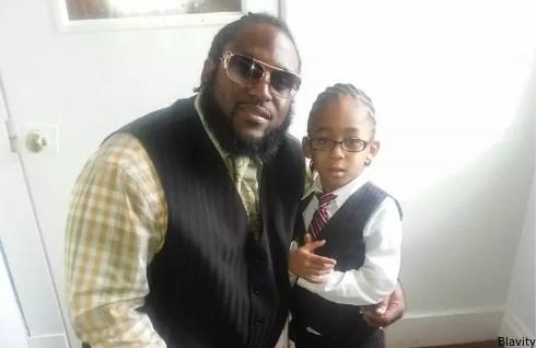 Blavity's tweet image. So this is what happens when little boys try to help the elderly? 😒 A bigoted white woman was evicted from her apartment after slamming a door in a 9-year-old boy's face and calling him 'n****r' bit.ly/2op0YZs