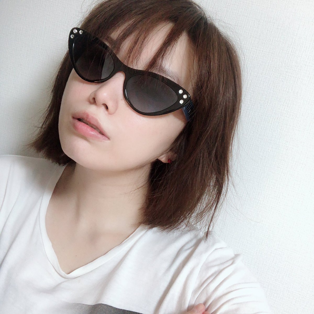 Maimieちゃん בטוויטר 最近手に入れた変な形のサングラスたち サングラス好き 昼は目が痛くなるからかけるけど 夜かけると人工的 な灯りがぼやけて地球に生きてる気持ちになるから好き 一枚目が今日返品したいとか言ってたサングラスだよ でもなんか気に入っ Maimieちゃん בטוויטר 最近手に入れた変な形のサングラスたち サングラス好き 昼は目が痛くなるからかけるけど 夜かけると人工的 な灯りがぼやけて地球に生きてる気持ちになるから好き 一枚目が今日返品したいとか言ってたサングラスだよ でもなんか気に入っ