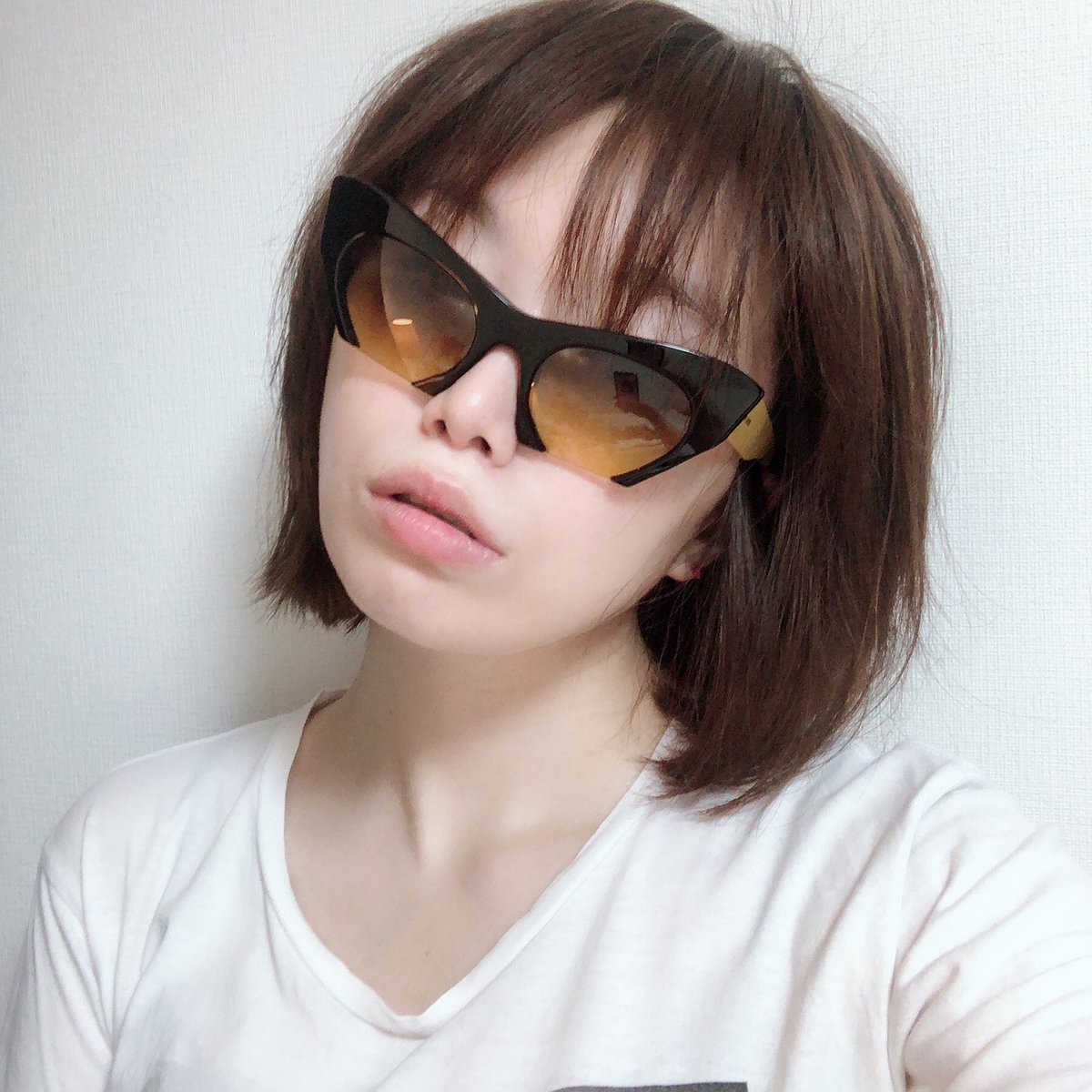Maimieちゃん בטוויטר 最近手に入れた変な形のサングラスたち サングラス好き 昼は目が痛くなるからかけるけど 夜かけると人工的 な灯りがぼやけて地球に生きてる気持ちになるから好き 一枚目が今日返品したいとか言ってたサングラスだよ でもなんか気に入っ Maimieちゃん בטוויטר 最近手に入れた変な形のサングラスたち サングラス好き 昼は目が痛くなるからかけるけど 夜かけると人工的 な灯りがぼやけて地球に生きてる気持ちになるから好き 一枚目が今日返品したいとか言ってたサングラスだよ でもなんか気に入っ