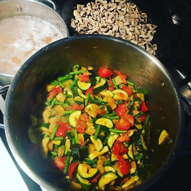 Food Not Bombs are cooking up a surplus feast in the kitchen today! They're always looking for volunteers so get in touch via their Facebook page: Food Not Bombs Bristol. Serving vegan food for all from Turbo Island from 4.30pm today! ift.tt/2wWnJaL