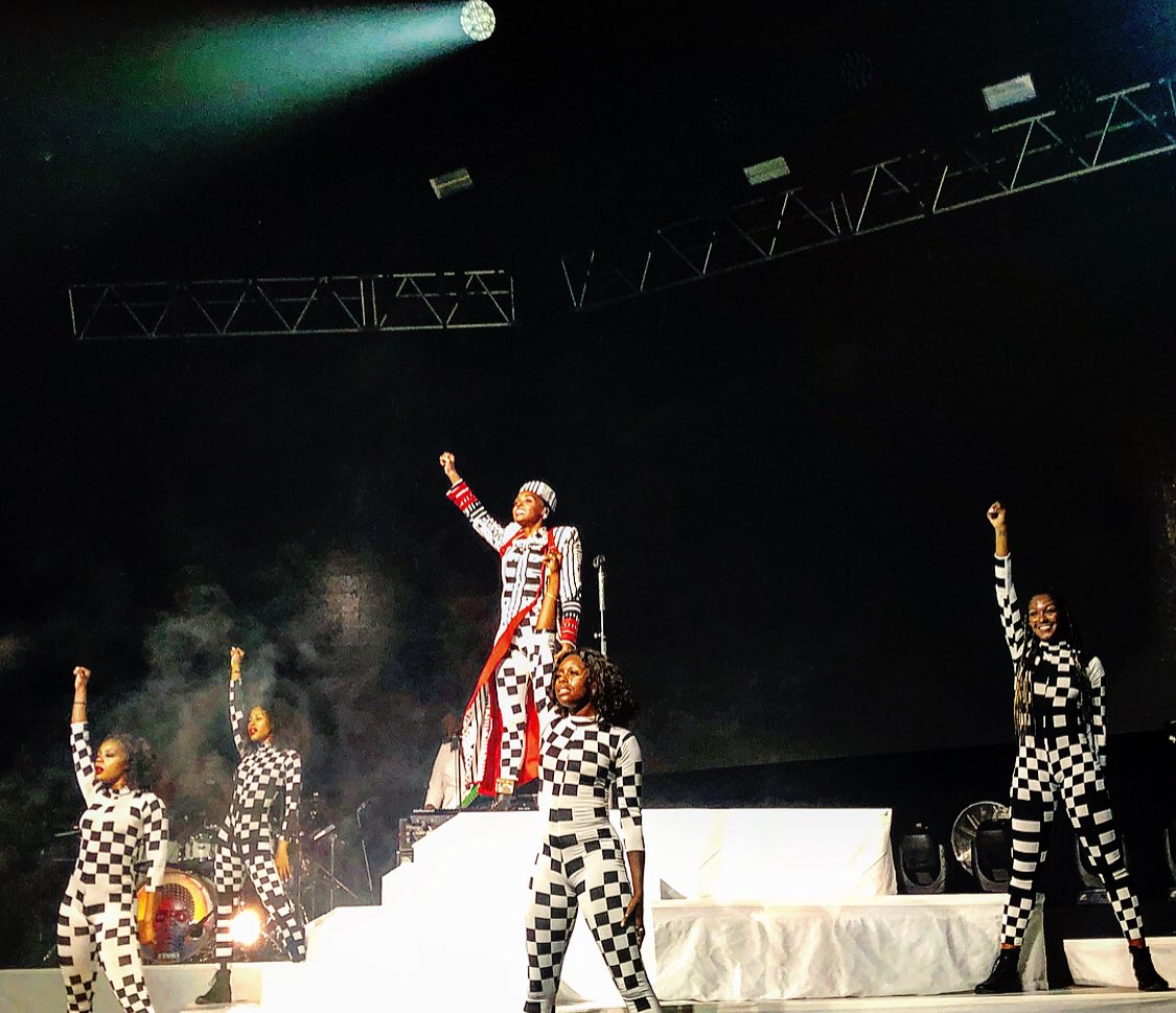 Jahmene's tweet image. I had the pleasure in attending a show from the VERY talented @JanelleMonae on her #DirtyComputerTour in Belgium’s @ABconcerts !

The Standard was ridiculously high!
Thank You for an unforgettable evening. 🙏🏽💙 

If you ever get the chance to see her Live - Take It !