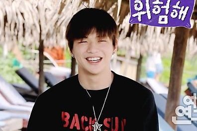 Eighth: THE HEALERBelieve it or not, Daniel is a Healer. Seeing his smile can heal sadness. Watching he dance can heal tiredness. Looking to his eyes can heal any pain. Having Daniel in the kpop industry is a blessing & healing to many people. He's our doctor. #강다니엘