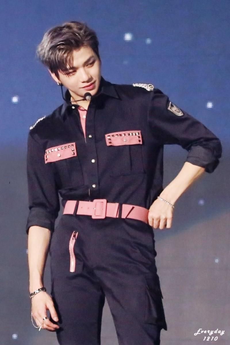 Ninth: ALL ROUNDERHe can sing, rap, dance, write lyrics, choreograph and a supreme center of Wanna One. He is able to carry out all the given tasks & being a hardworking himself, he always give best results. He is adorable & has good relationship with all members. #강다니엘