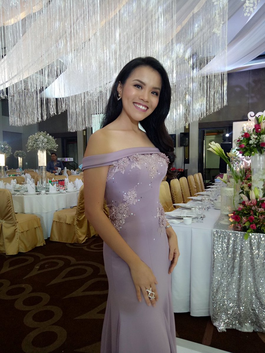 marygracekhu's tweet photo. Hosting duties accomplished! First time to host a wedding reception event in Cebu β€ Daghang Salamat!
#MGtheEmcee #MARYGRACEvents #MGhosts #MGsings #EventsHostPH #WeddingsPH https://t.co/HnsWVR9qW9