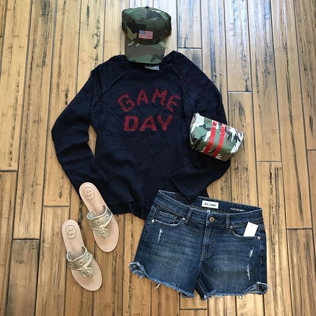 Lolobag's tweet photo. Reposting @gtangerine1:
...
Who’s ready for game day? Come check out our new arrivals until 5:30 today! #woodenships #gameday #dljeans #dl1961 #camo #lolobags #jackrogers #lovemyjacks #holidayweekend #ootd https://t.co/TEytnv3kiE