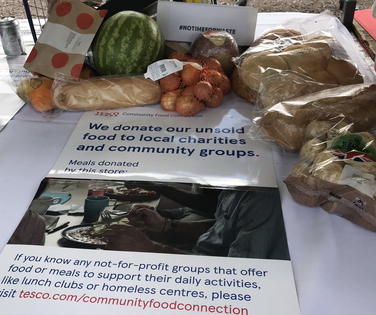 therealgerald73's tweet photo. @TescoLSPAMetro have had an amazing weekend @LeamFoodFest telling people how we have #notimeforwaste #loveleam #LeamFoodFest supported by @FareShareUK and @Tesco_Midlands https://t.co/5Tml8ouMae