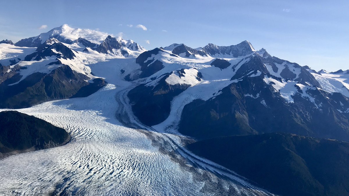 airsafari_'s tweet photo. Glaciers &amp; icebergs. Pics taken during our latest aviation trip. #alaska #coast #pacific https://t.co/bnlFD49qmm