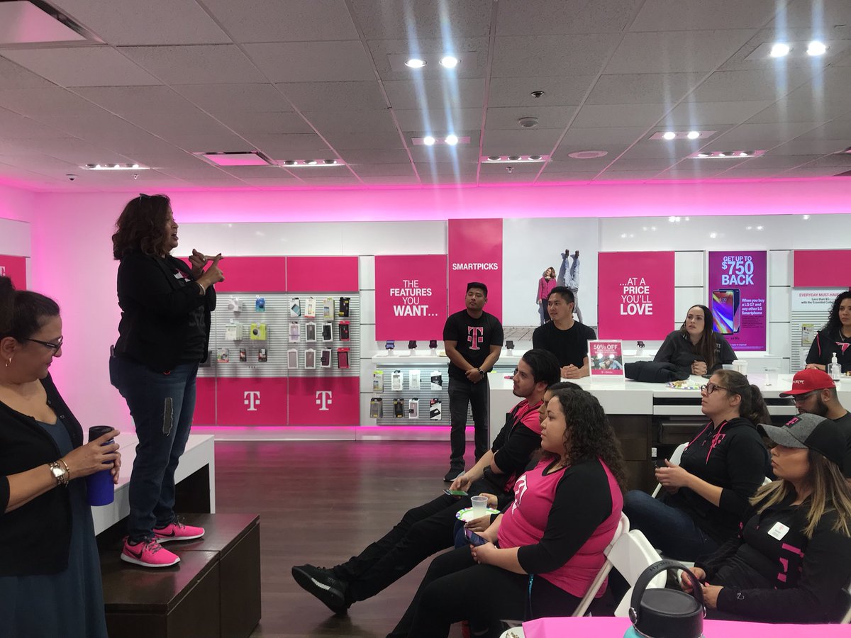 JanetteMartine8's tweet image. @Dfelix01Dina Dropping some #protection360 knowledge at SF BayPoint’s All Hands Meeting. @JL0DucaBayPoint @AdrianVanHooser