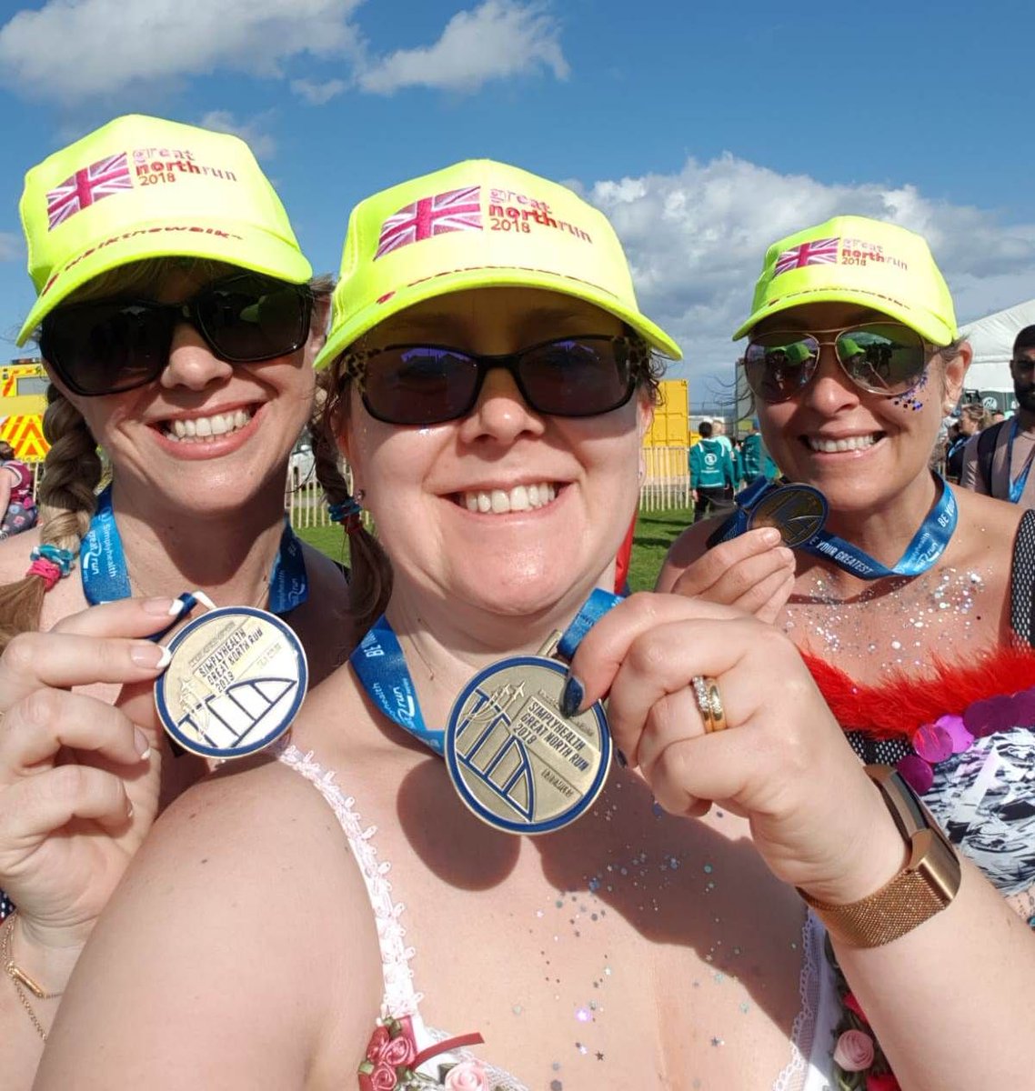 WalktheWalk's tweet photo. Well done to our fabulous Walk the #Walkers who took on the #GreatNorthRun this weekend... an iconic event with an incredible atmosphere... you DID it! Thank you for your amazing efforts and for uniting with us against #breastcancer. https://t.co/ss4YPzOj6n https://t.co/xnOEDmtums