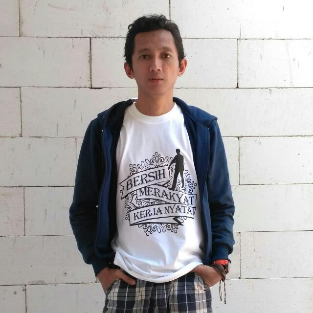 <a href="/habibthink/">Habib Think</a> Kenapa mendukung @Jokowi adalah semangat kerjanya benarbenar nyata. Dan dukungan beliau thdp industri kreatif UKM terbukti sangat membantu.

Yang aku rasakan; semua proses birokrasi di semua instansi pemerintah tidak serumit dulu.

#TidakMauGantiPresiden #Tejo #TetapJokowi