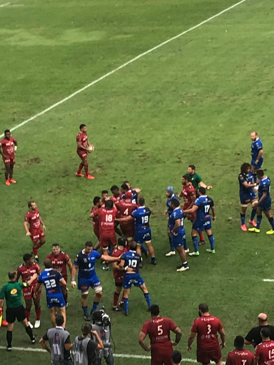 Toulon gagne 28 à 27. Merci SPVIE pour ce bon moment ⁦<a href="/CedeicP/">Cedric Pironneau</a>⁩ ⁦<a href="/JeremySebag/">Jeremy Sebag</a>⁩ ⁦@LeboucherArnaud⁩