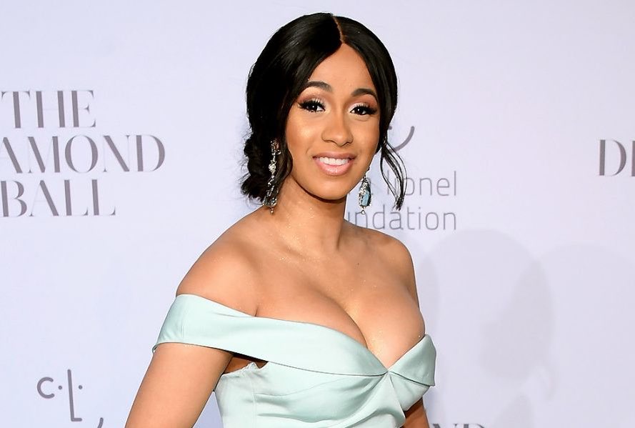PopCrave's tweet photo. .@IamCardiB snags major Tom Ford endorsement deal! The beauty brand took to social media to unveil their latest lipstick shade which is named after the rapper. https://t.co/5A5q0ejCnJ