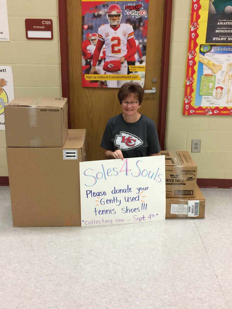 karenr6191's tweet image. Thank you @SVElsr7 for donating shoes to Soles4Souls! The Power of a Pair of Shoes! #SVpower #FuelGreatness #FUTP60