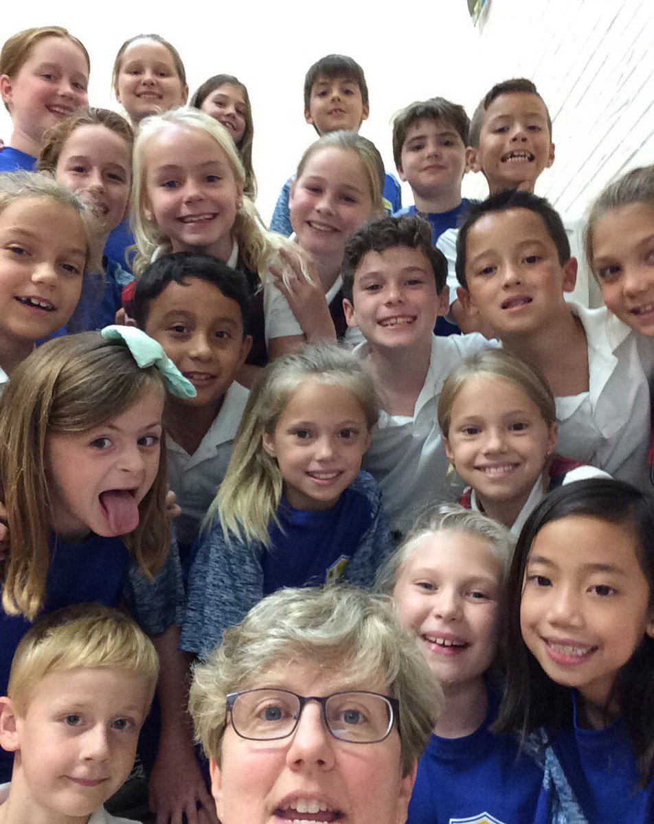 acsmu1's tweet photo. Annual 3rd grade choir selfie. We could barely get everyone in! #ACSGatorPride https://t.co/lm14u7cSvF