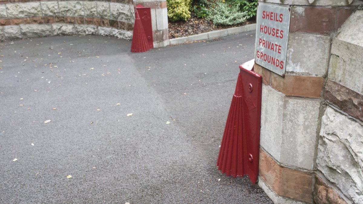 MillsofNI's tweet image. Elaborate protection. Cast at the Millfield Foundry Belfast by James Moore and sons. #EHODNI #armagh