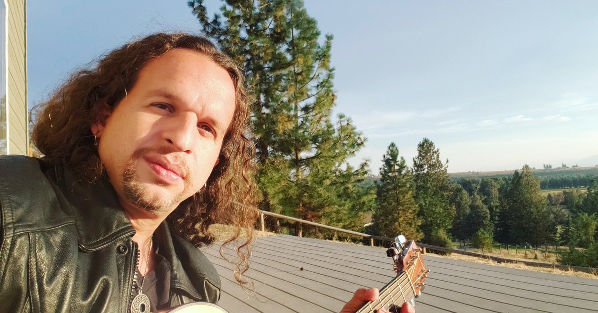 BrunoSa's tweet photo. Enjoying the last days of Summer in Montana before my flight to Rio. Have a good Sunday everyone!
Curtindo os últimos dias de verão em Montana antes de voar para o Rio. Desejo um bom domingo a todos!
#music #sun #relax #guitar #tourisover #love #nature #trees #singing https://t.co/7H0MEVja54