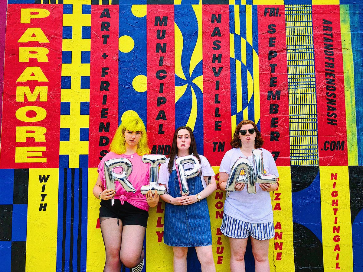 elearor's tweet image. is this Extra, or is this EXTRA?