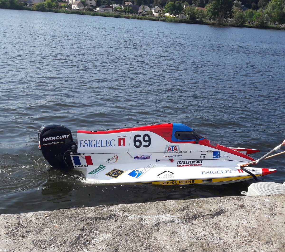 Un grand merci à nos sponsors : ATA AC2A <a href="/OptimaBatteries/">OPTIMA® Batteries</a> Henrycouverture <a href="/LaSmeno/">SMENO</a> <a href="/johnsbagel/">john's bagel station</a> L'arrêtpain Suitetudes  et tout particulièrement à <a href="/ExprimeoConseil/">EXPRIMEO</a> et Apresleboulot.net qui nous ont assuré de participer au championnat <a href="/caen_nautique/">Championnat de France Motonautique Inshore Caen</a>

A bientôt ! 😃

2/2